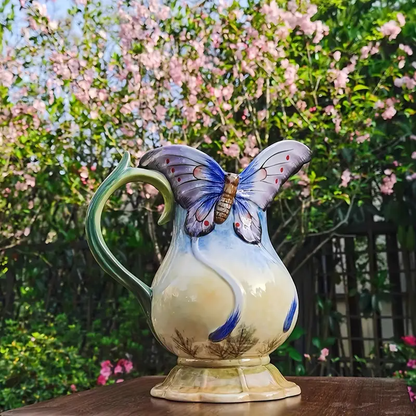 Wazon dekoracyjny z trójwymiarowymi wzorami