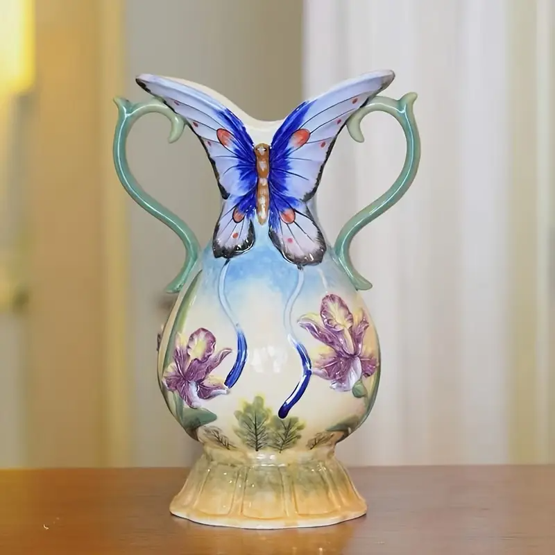 Wazon dekoracyjny z trójwymiarowymi wzorami